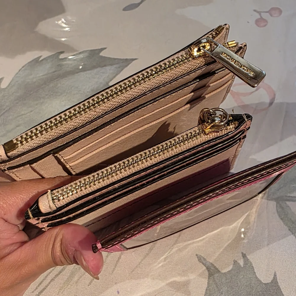 Bundle Of 3 Cardholders - Picture 3 of 5